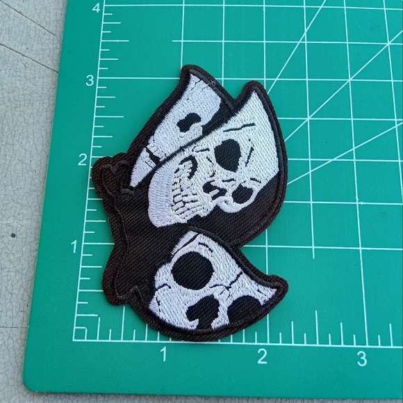 2/$10 Skull Butterfly Wings Embroidered Patch - Picture 1 of 2